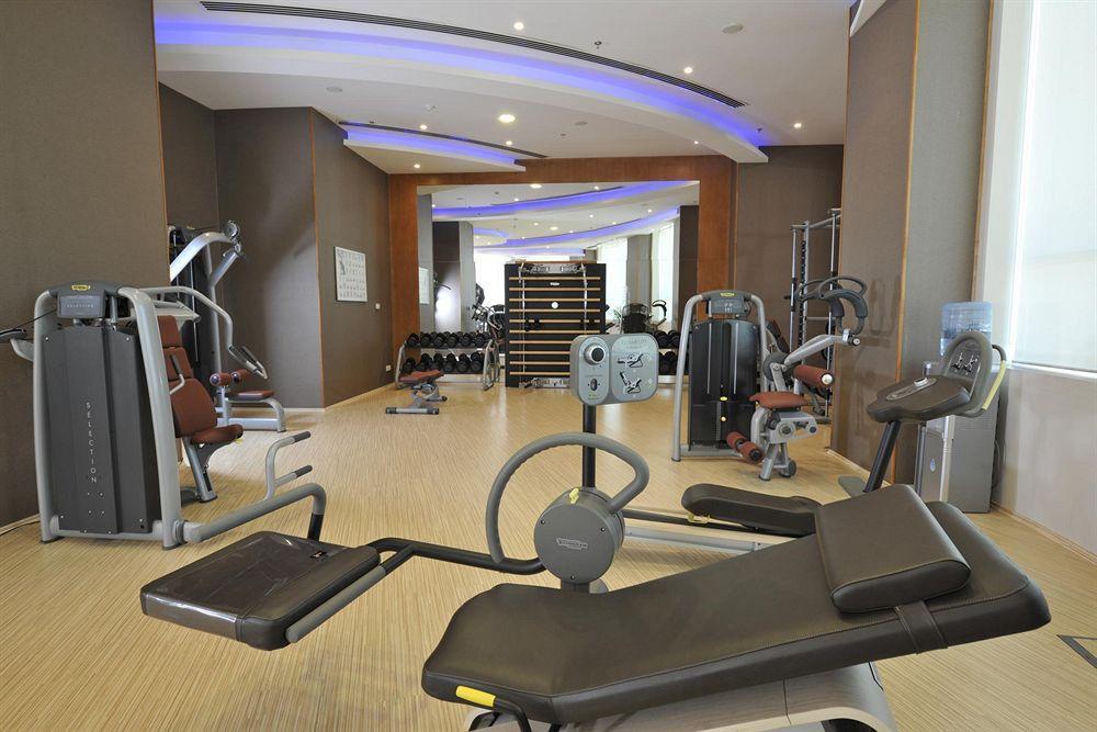 Fraser Suites Seef Bahrain Manama Instalações foto A gym in a hotel
