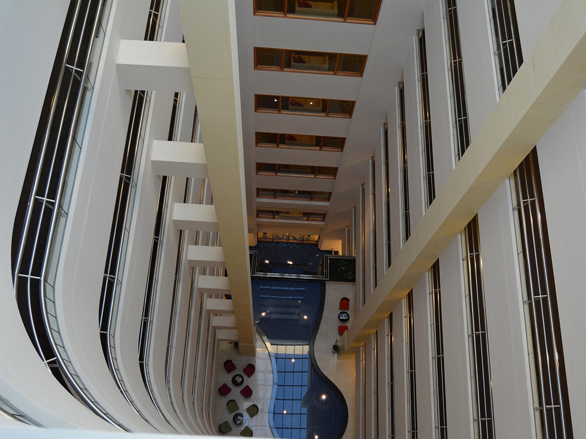 Fraser Suites Seef Bahrain Manama Exterior foto The atrium